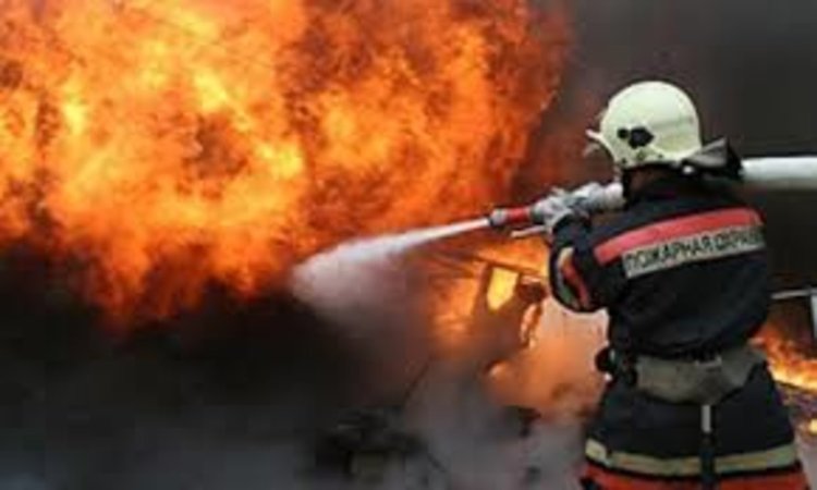 Два пожара заради късо съединение гасиха огнеборци в неделя