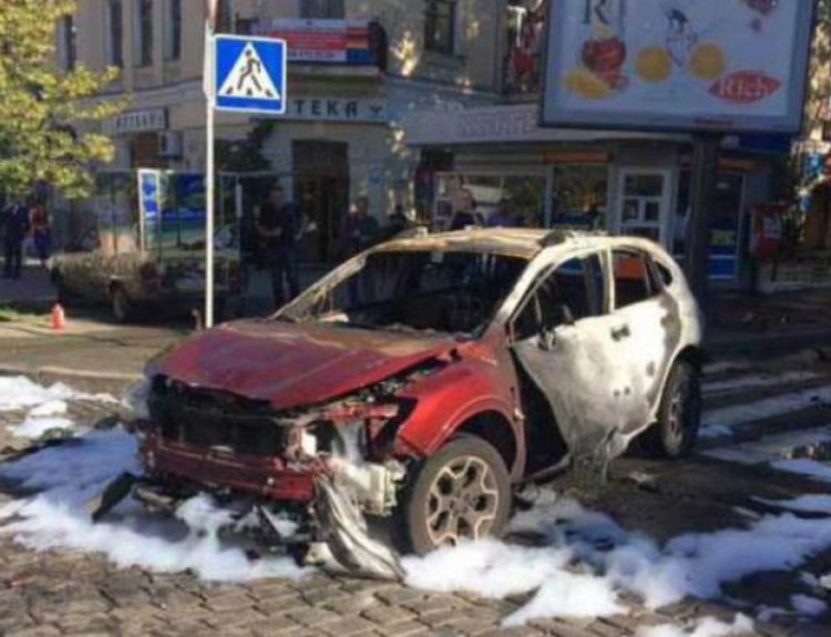 Експлозия на кола уби журналист
