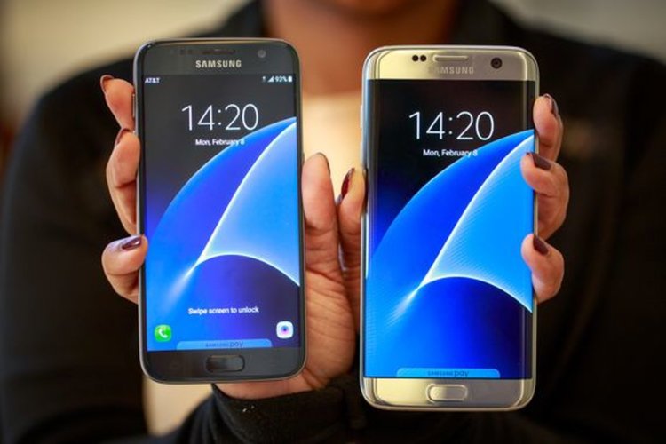Samsung води двойно на Apple и Huawei 