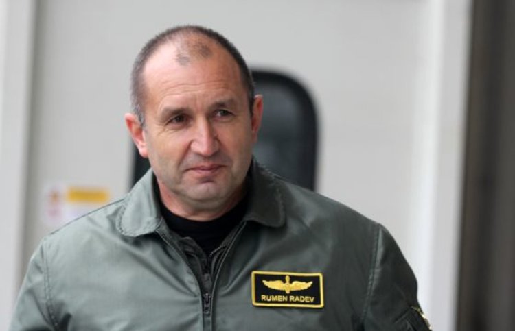 Кабинетът набързо поиска освобождаването на ген. Радев  