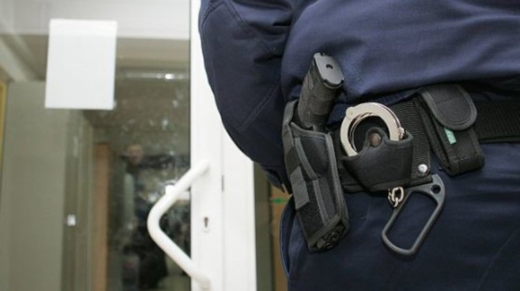Сириец опита да подкупи полицай с 50 лв., вкараха го в ареста