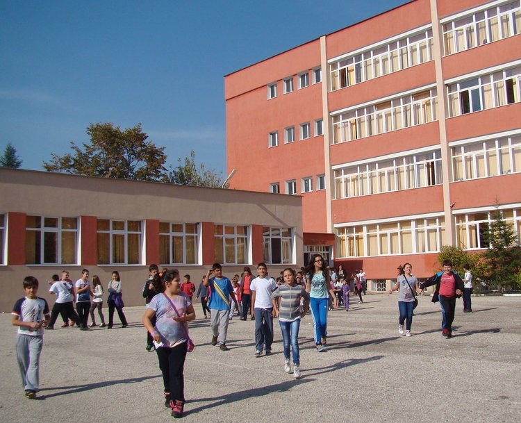 Подписват договора за обновяване на шест димитровградски училища