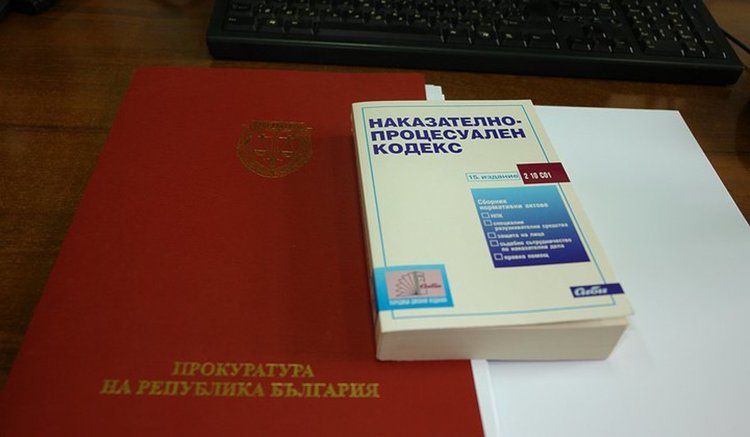 Задържаха шофьор отново да кара без книжка