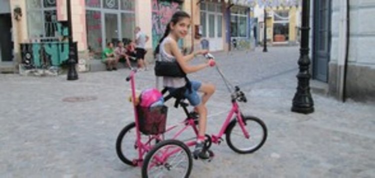 Откраднаха колелото на дете с церебрална парализа