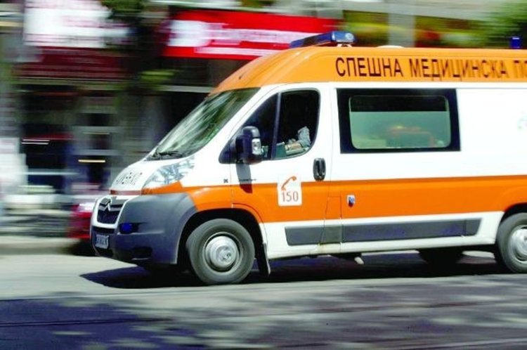 Джип тръгна назад по "Тракия", предизвика сблъсък с жертва