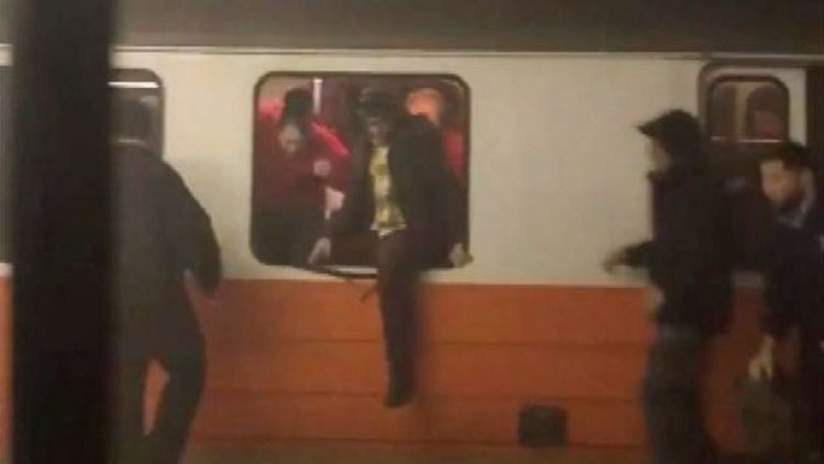 Трима ранени при пожар в метрото на Бостън