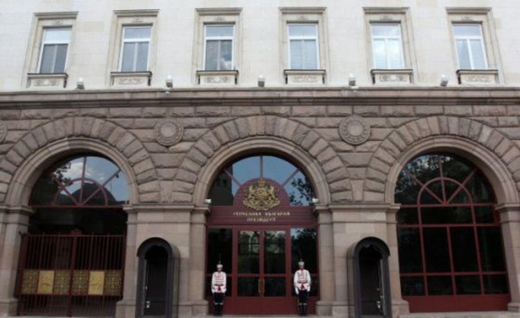 При оставка на Борисов: Радев реди служебно правителство