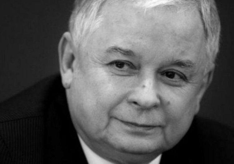 Ексхумираха останките на Лех Качински и съпругата му
