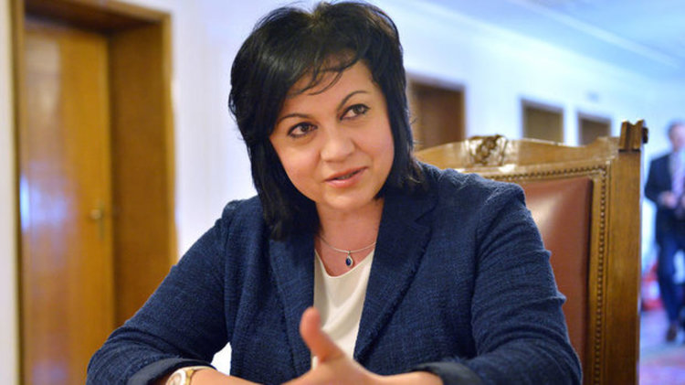 Нинова: ГЕРБ стана резервна гума на РБ за власт и пари