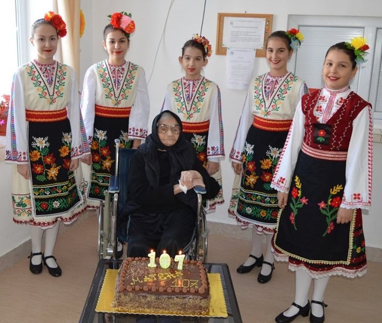 107 г. навърши баба Матена от Ивайловград