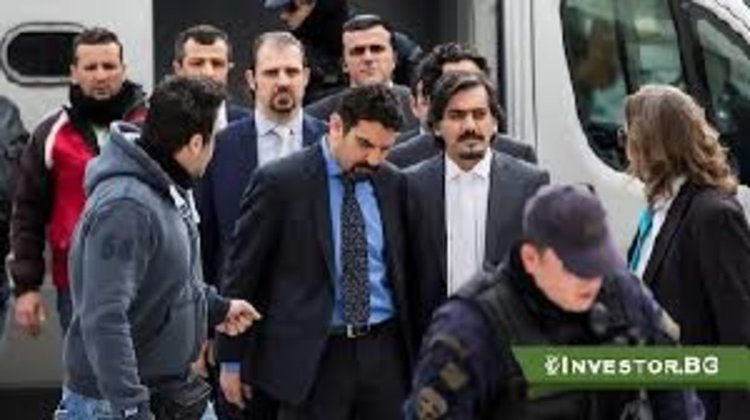 СИРИЗА за 8-те турски военни: Гърция е правова държава