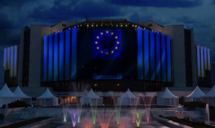 Европредседателството ни - хаос, липса на пари, ремонти циклят