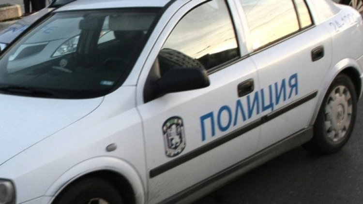 Перничанин падна от терасата на дома си