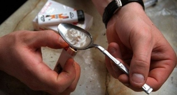 Задържаха младеж с хероин във „Възрожденци”