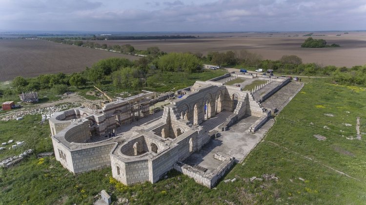 Кой създаде и утвърди българската азбука