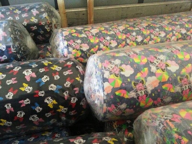 Спряха незаконни топове плат с Дисни герои на Границата
