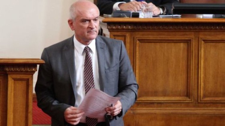 Само 4 гласа спасиха Главчев, Воля гласува "за" оставка