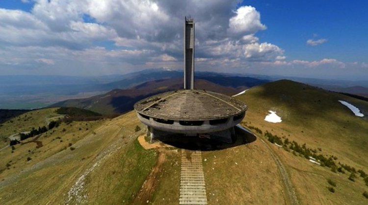 БСП прие от държавата паметника на Бузлуджа за срок от 10 г.