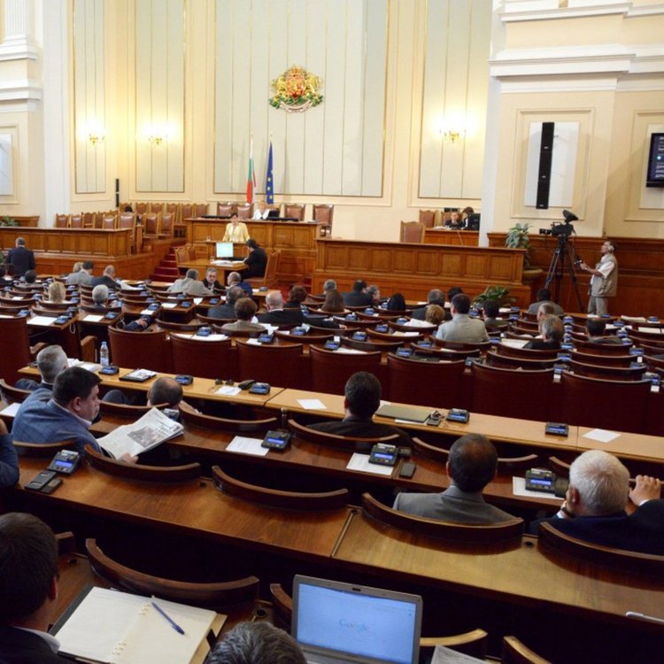Временна комисия проучва покупката на нов боен самолет