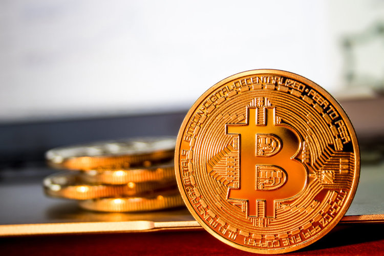 Японска компания ще дава част от заплатата в биткоини