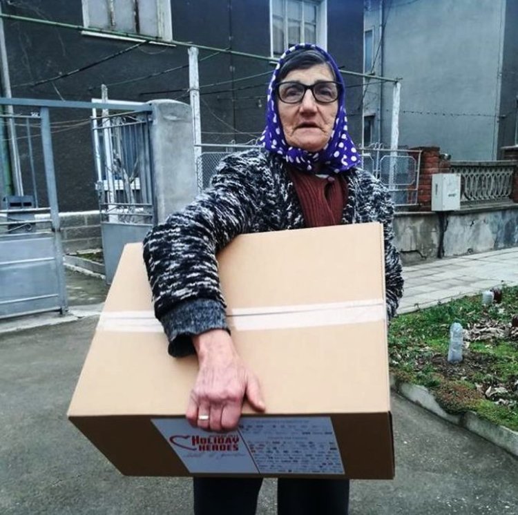 Над 100 кашона с хранителни продукти получиха нуждаещи се по Коледа 