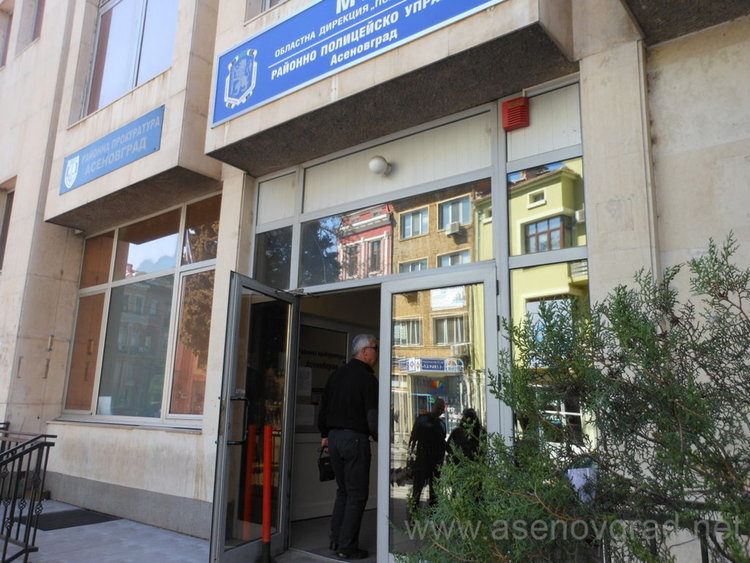 Разследват смъртта на падналото от скала момче