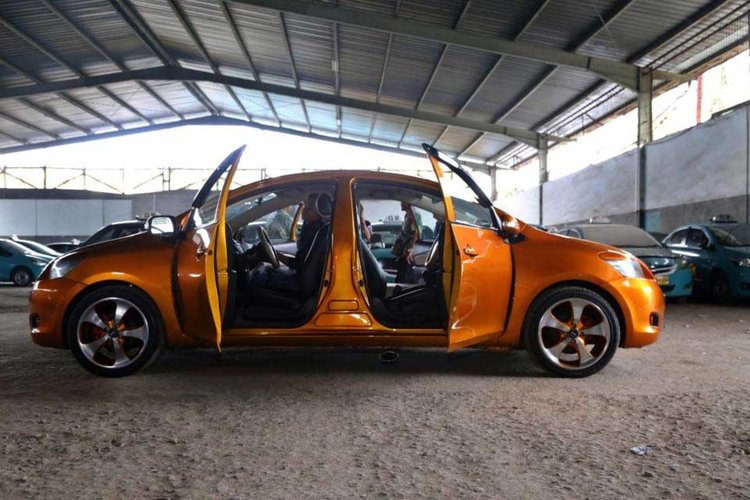  Тази Toyota с два двигателя и две предници е съвсем истинска