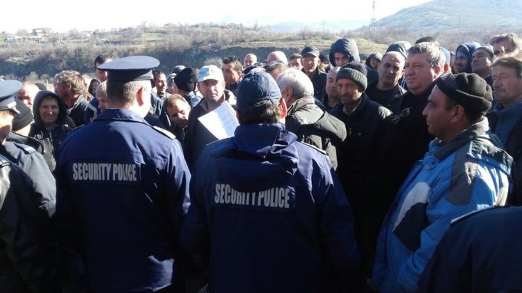 Животновъдите отново излязоха на протест, искат оставката на министър Порожанов