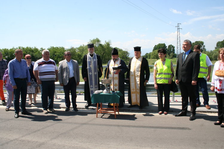 Осветиха новия поройненски мост