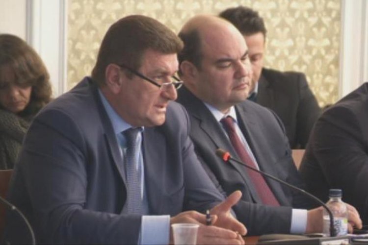 Петролната и газова асоциация застава зад исканията на превозвачите