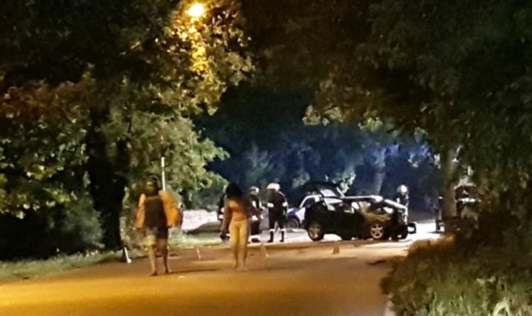 Петима младежи и двама възрастни пострадаха в челно меле между БМВ-та