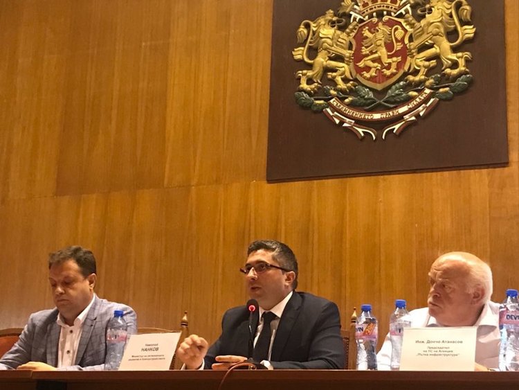 Магистрала „Хемус“ ще бъде завършена до началото 2024 г. Нови 160 км ще бъдат изградени до края на 2021 г.