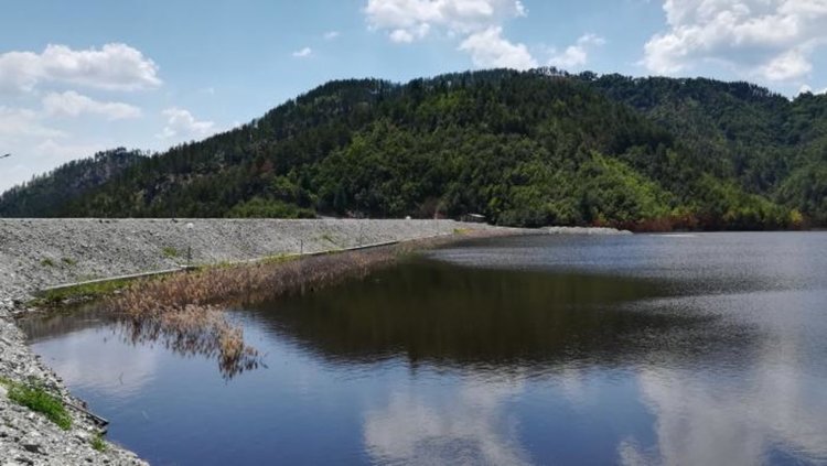 Мъж скочи от мост край село Ерма река, паднал от 50 метра височина