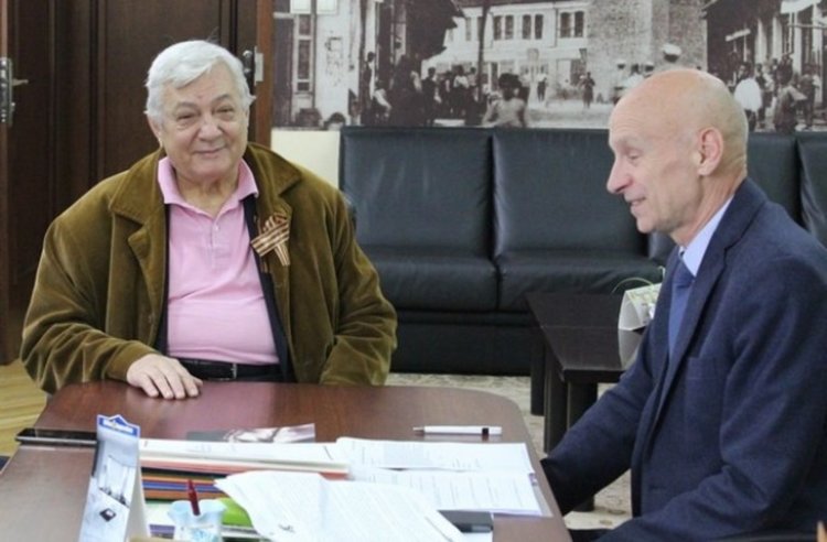 Хасковлия номиниран за Нобелова награда за литература за 2019-а