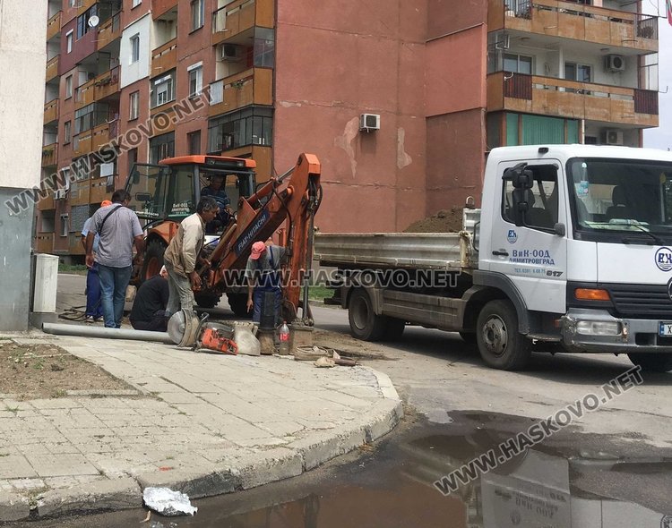 Авария на ВиК оставя част от квартал Простор без вода