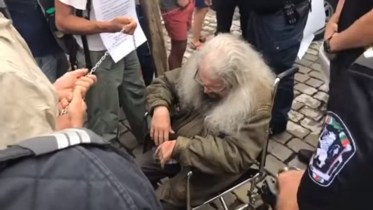 Шефът на автомобилната администрация ще съди Николай Колев-Босия