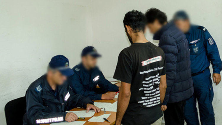 Хванаха петима нелегални мигранти, пакистанец почина в болницата