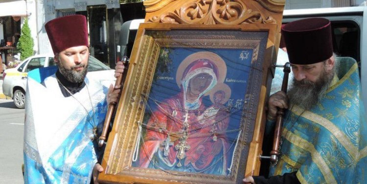 Чудотворната икона на Пресвета Богородица идва в Харманли