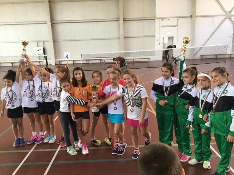 Малките "атлети" - шампиони при момичетата, вице - при момчетата