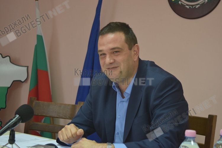 Областният управител готов за среща с кмета за мястото на новата спортна зала