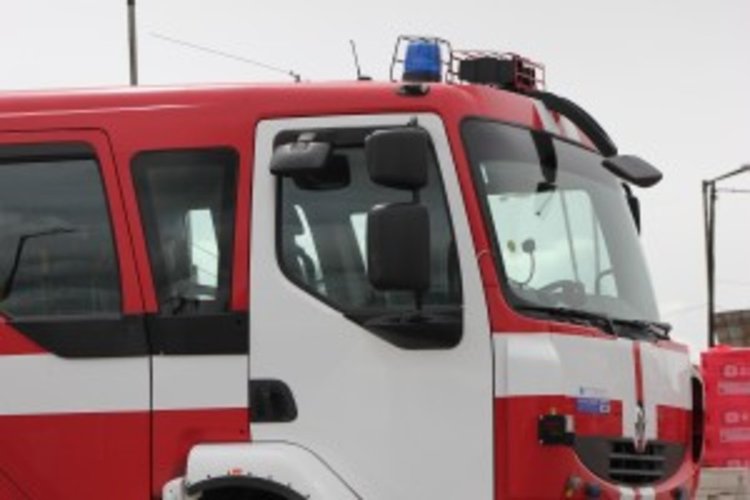 Ел. табло на автомобил подпали гараж
