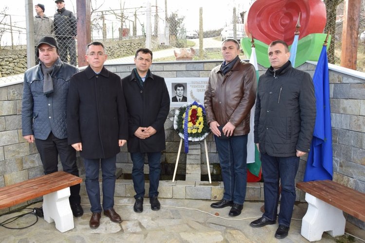 ДПС се поклони пред жертвите на Възродителния процес в Горско Дюлево и Ауста
