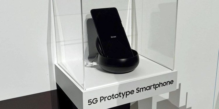 Galaxy S10 X - 5G смартфон на Samsung с 6 камери
