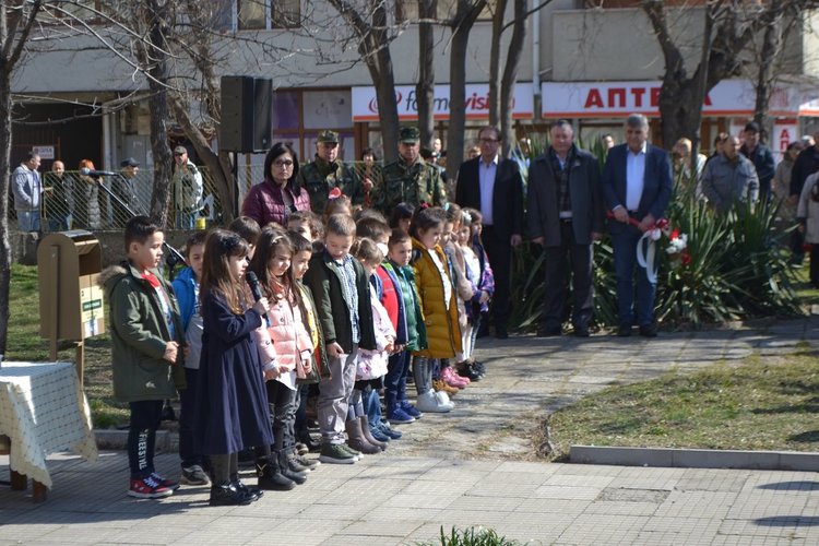Поклон пред паметта и святото дело на Апостола