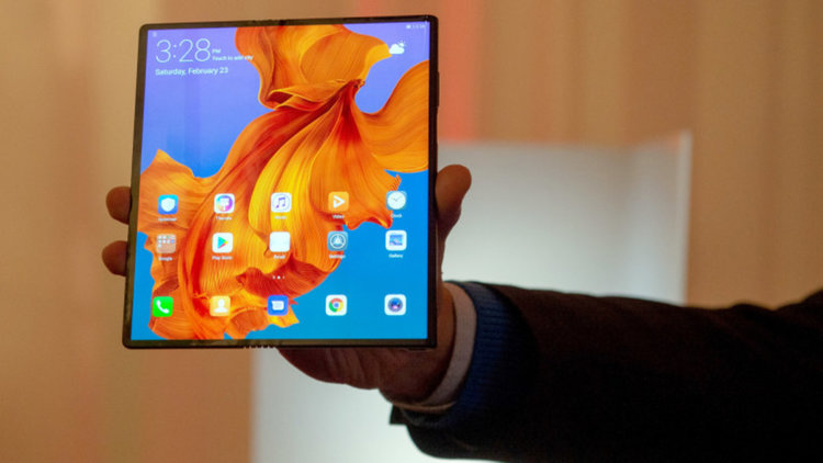 Сгъваемият Huawei Mate X излиза на пазара на цена от...