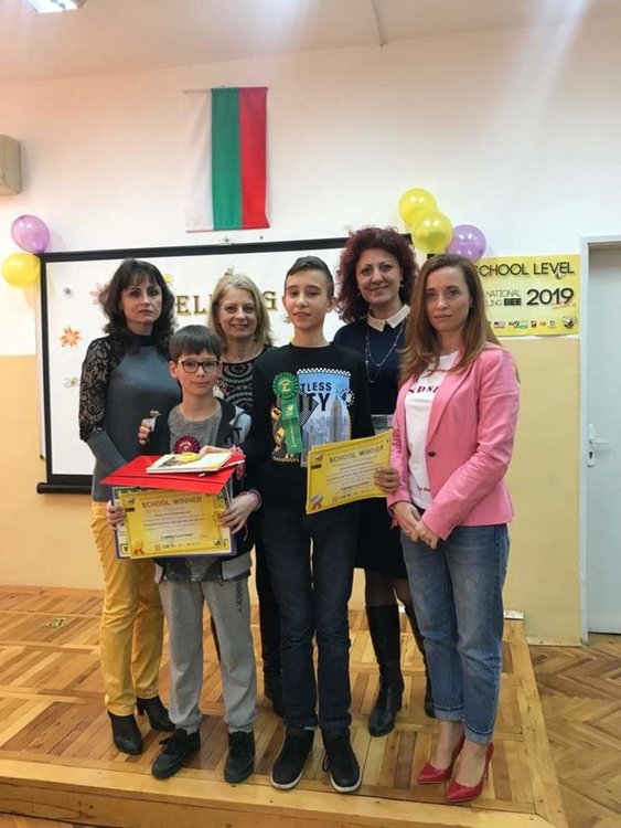 Алековци с двама участници на регионалния кръг на Spelling Bee