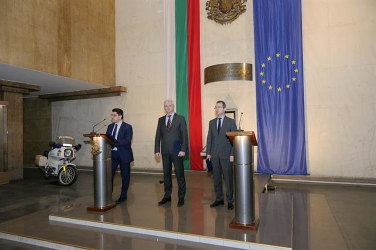 Зам.-министър Ципов: МВР няма да строи нови бежански лагери 