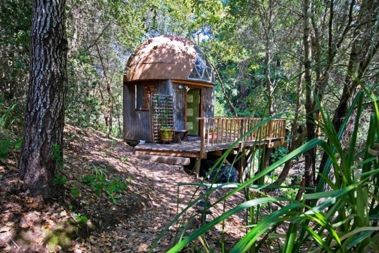 Най-резервираната къща в Airbnb (видео)