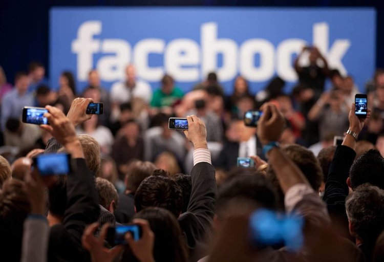  Facebook лежерно иска от нови потребители техните имейл пароли 