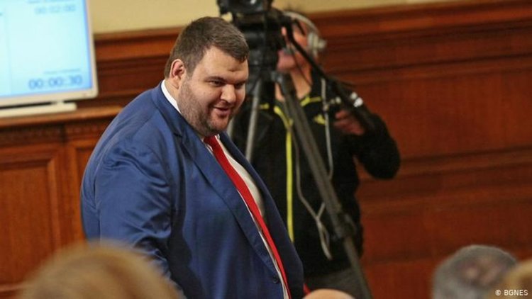 DW: Става ли Пеевски за евродепутат?